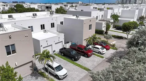6504 NW 105th Place Doral FL 33178