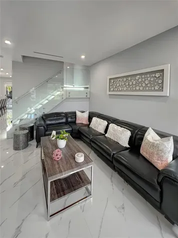 6504 NW 105th Place Doral FL 33178