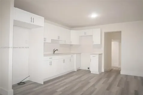 4851 E 8th Court Hialeah FL 33013