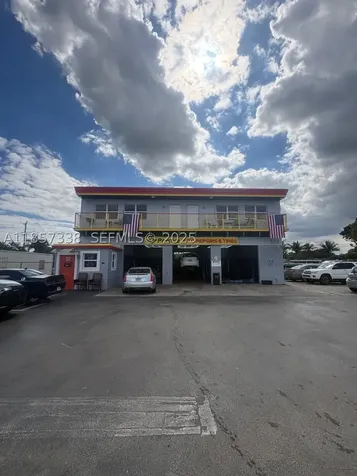 250 NE 44th Street Oakland Park FL 33334