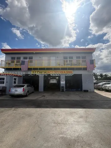 250 NE 44th Street Oakland Park FL 33334