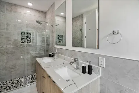 1020 NE 17th Terrace Fort Lauderdale FL 33304