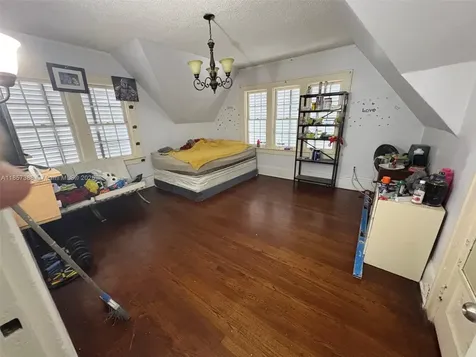 2619 SW 5th Street Miami FL 33135