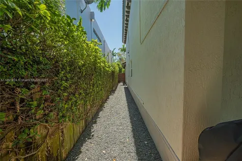 5815 SW 27th Street Miami FL 33155