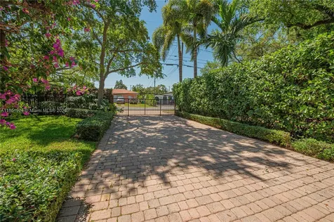 5815 SW 27th Street Miami FL 33155