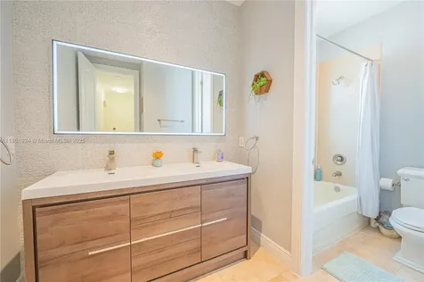 5815 SW 27th Street Miami FL 33155