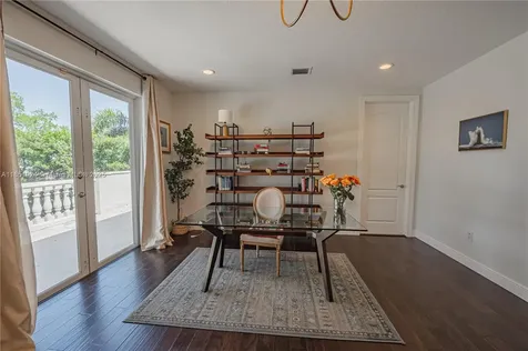 5815 SW 27th Street Miami FL 33155