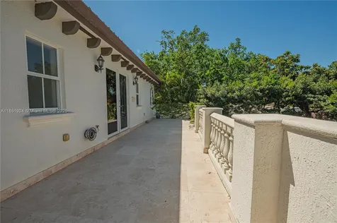 5815 SW 27th Street Miami FL 33155