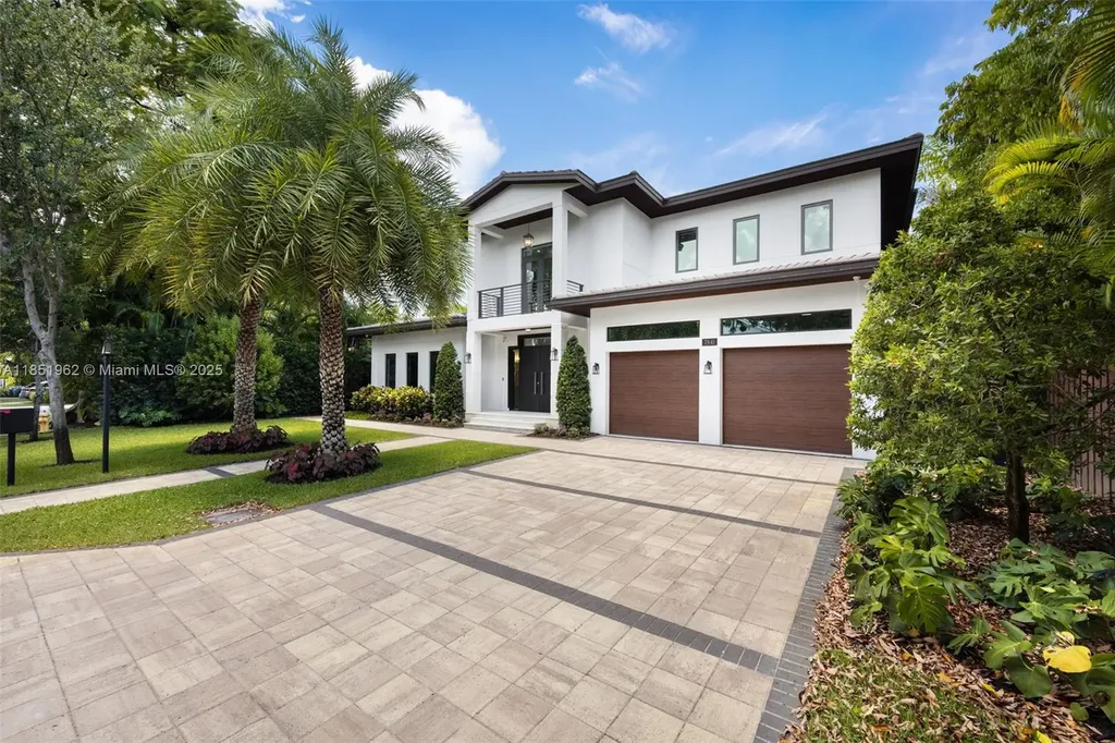7841 SW 54th Court Miami FL 33143
