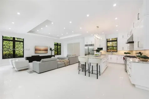 7841 SW 54th Court Miami FL 33143