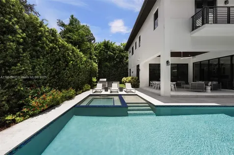 7841 SW 54th Court Miami FL 33143