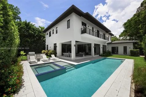 7841 SW 54th Court Miami FL 33143