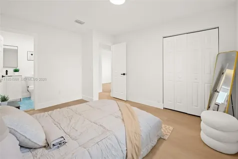 6965 NW 21st Court Miami FL 33147