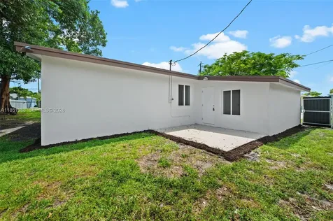 6965 NW 21st Court Miami FL 33147
