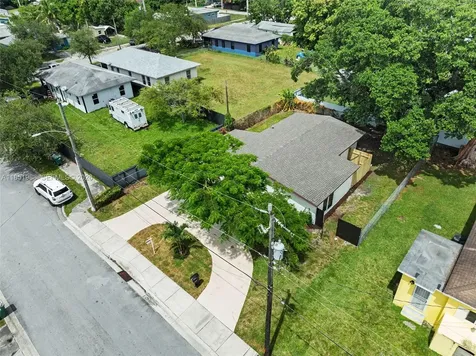 6965 NW 21st Court Miami FL 33147