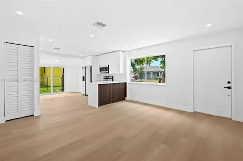 6965 NW 21st Court Miami FL 33147