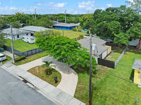 6965 NW 21st Court Miami FL 33147