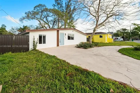6965 NW 21st Court Miami FL 33147