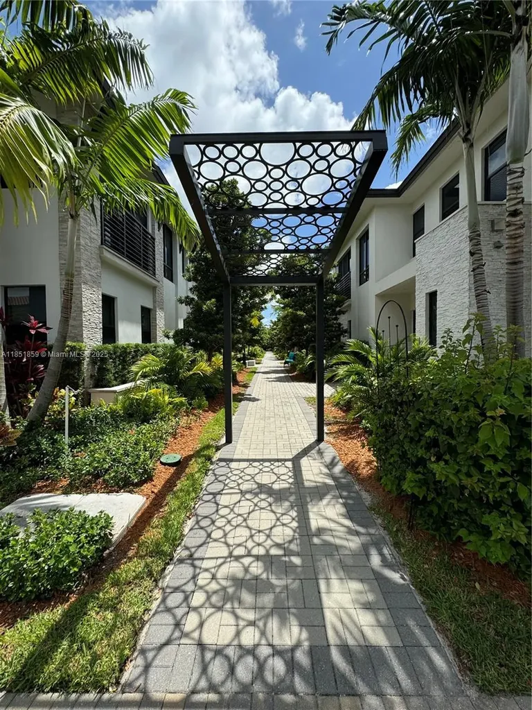 8283 NW 47th Lane Doral FL 33166
