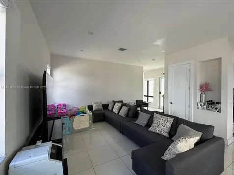 8283 NW 47th Lane Doral FL 33166