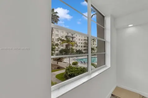 494 NW 165th Street Road Miami FL 33169
