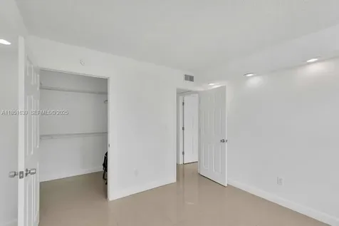494 NW 165th Street Road Miami FL 33169
