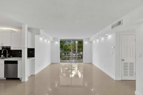 494 NW 165th Street Road Miami FL 33169