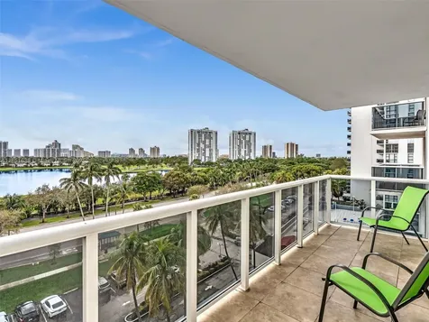 3675 N Country Club Drive Aventura FL 33180