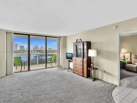 3675 N Country Club Drive Aventura FL 33180