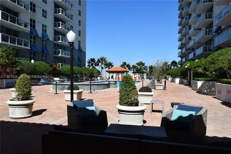 5091 NW 7th Street Miami FL 33126