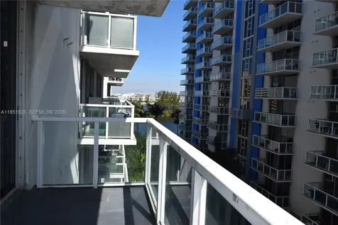 5091 NW 7th Street Miami FL 33126