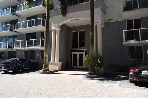 5091 NW 7th Street Miami FL 33126
