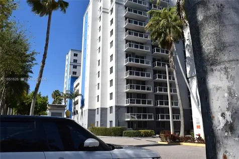 5091 NW 7th Street Miami FL 33126