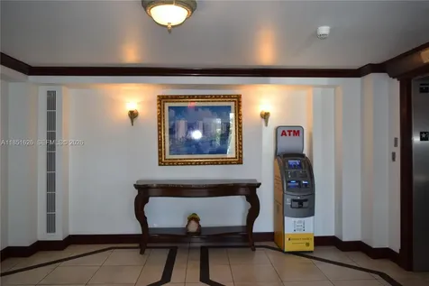 5091 NW 7th Street Miami FL 33126