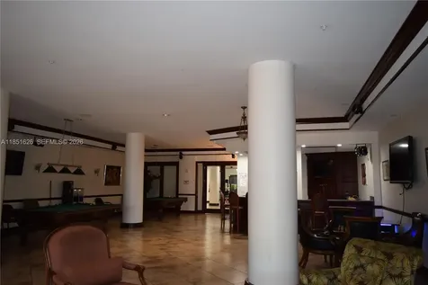 5091 NW 7th Street Miami FL 33126