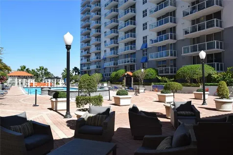 5091 NW 7th Street Miami FL 33126