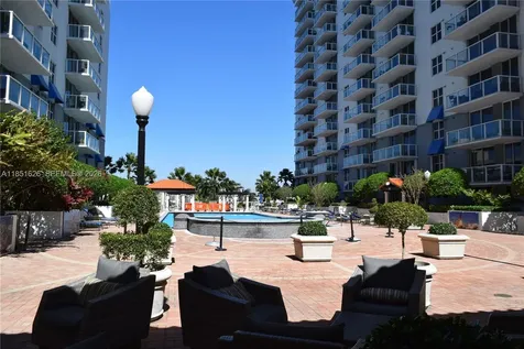 5091 NW 7th Street Miami FL 33126