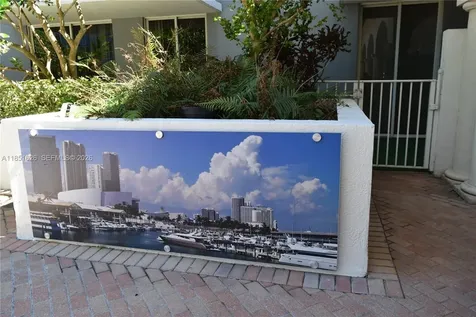 5091 NW 7th Street Miami FL 33126