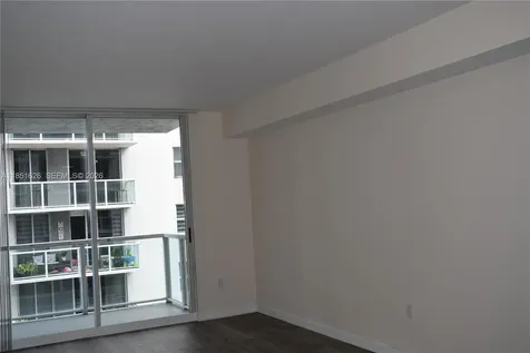 5091 NW 7th Street Miami FL 33126