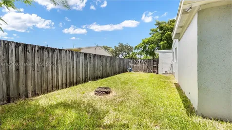 6528 SW 26th Street Miramar FL 33023