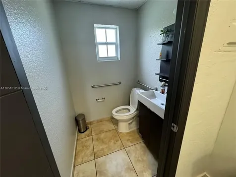 8235 SW 40th Street Miami FL 33155