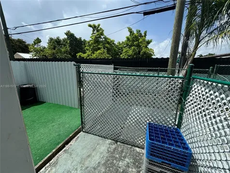 8235 SW 40th Street Miami FL 33155