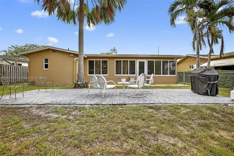8941 NW 26th Place Sunrise FL 33322