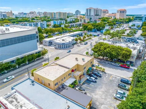 3465 SW 8th Street Miami FL 33135