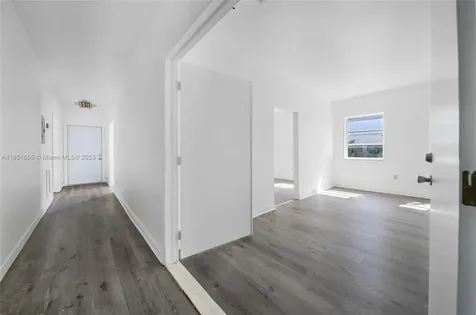 3465 SW 8th Street Miami FL 33135