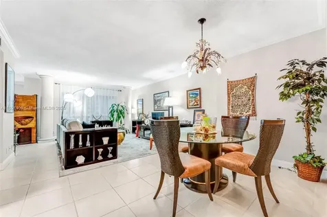 4330 Hillcrest Drive Hollywood FL 33021