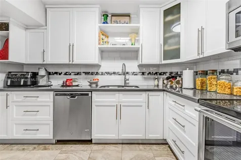 4330 Hillcrest Drive Hollywood FL 33021