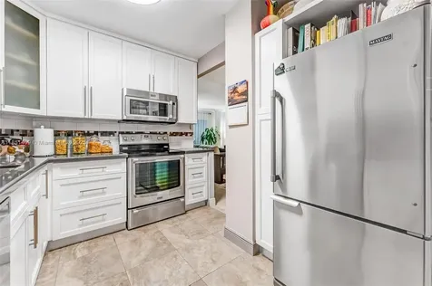 4330 Hillcrest Drive Hollywood FL 33021