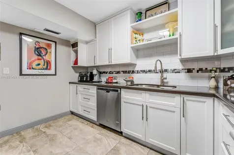 4330 Hillcrest Drive Hollywood FL 33021