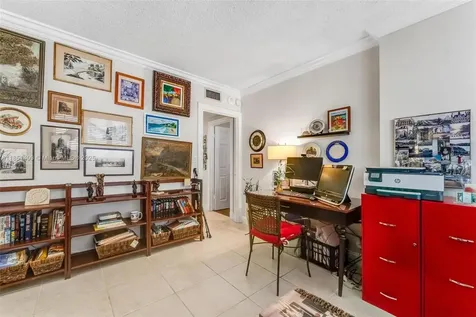 4330 Hillcrest Drive Hollywood FL 33021